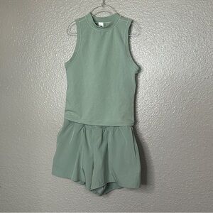 Yogaliscious tank and shorts set light green XS